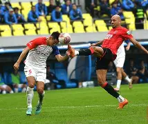 k1体育登录入口官网网址-今夜体能课后，成都蓉城内部沟通备战社区盾，气氛紧张，数据趋势出现新变化